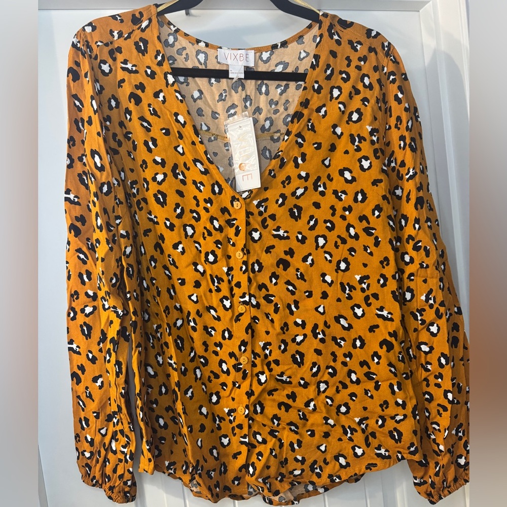 NWT - Vixbe Cheetah Print Women's Top (M)